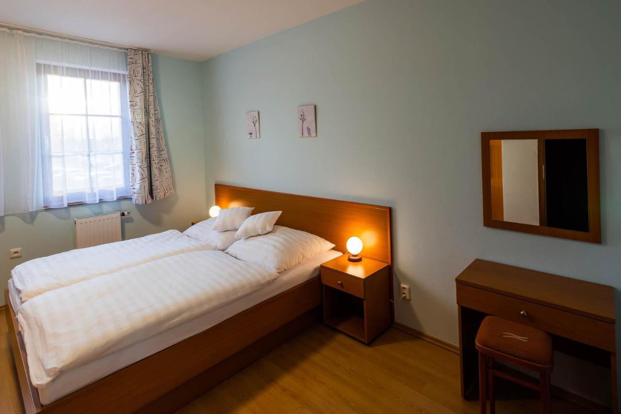 Apartman Eliska トレボン エクステリア 写真