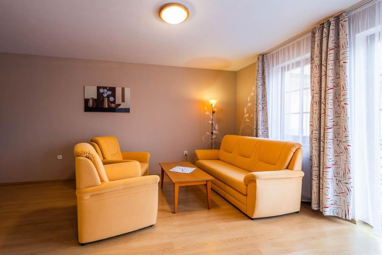 Apartman Eliska トレボン エクステリア 写真