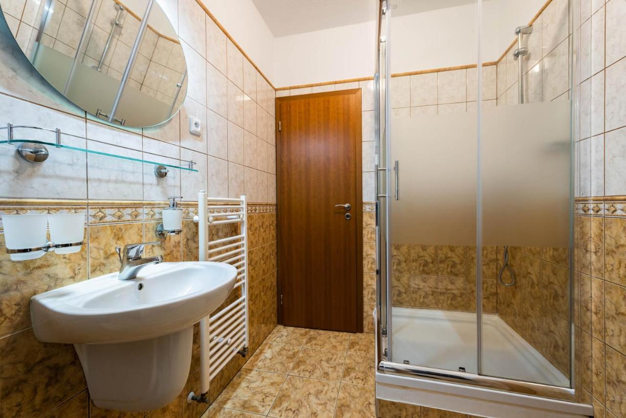 Apartman Eliska トレボン エクステリア 写真